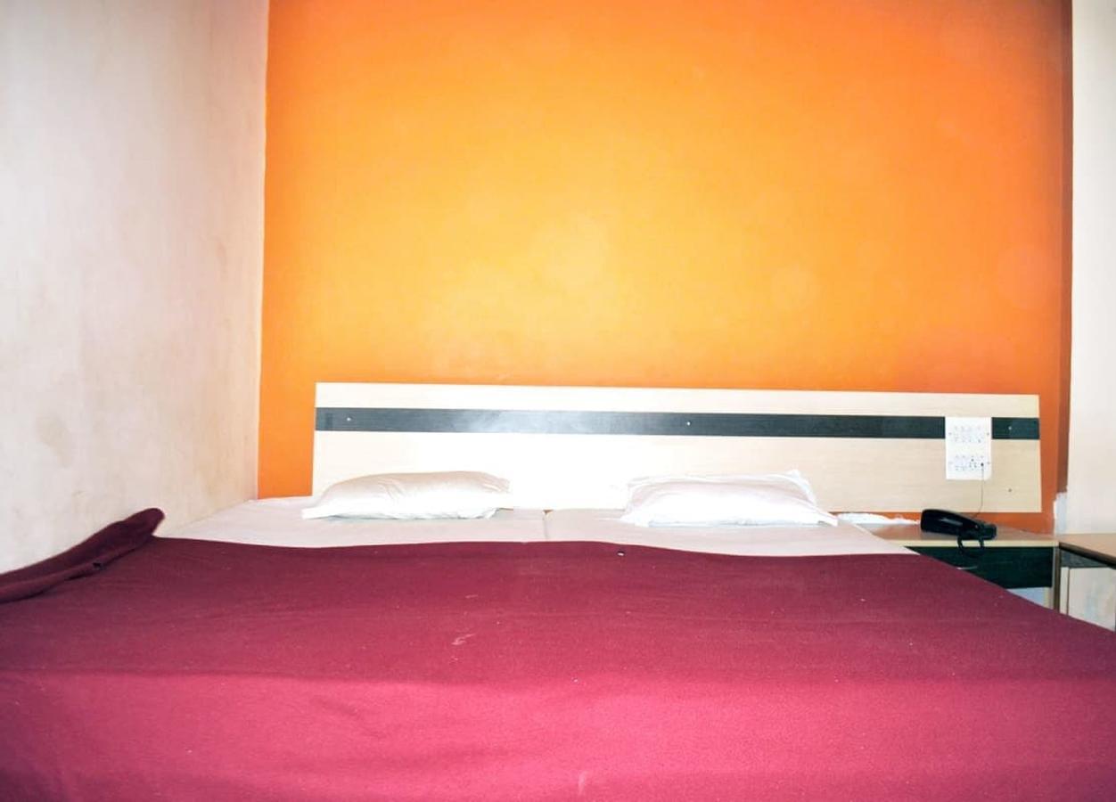 Hotel Kesari Nandan Lātūr Extérieur photo